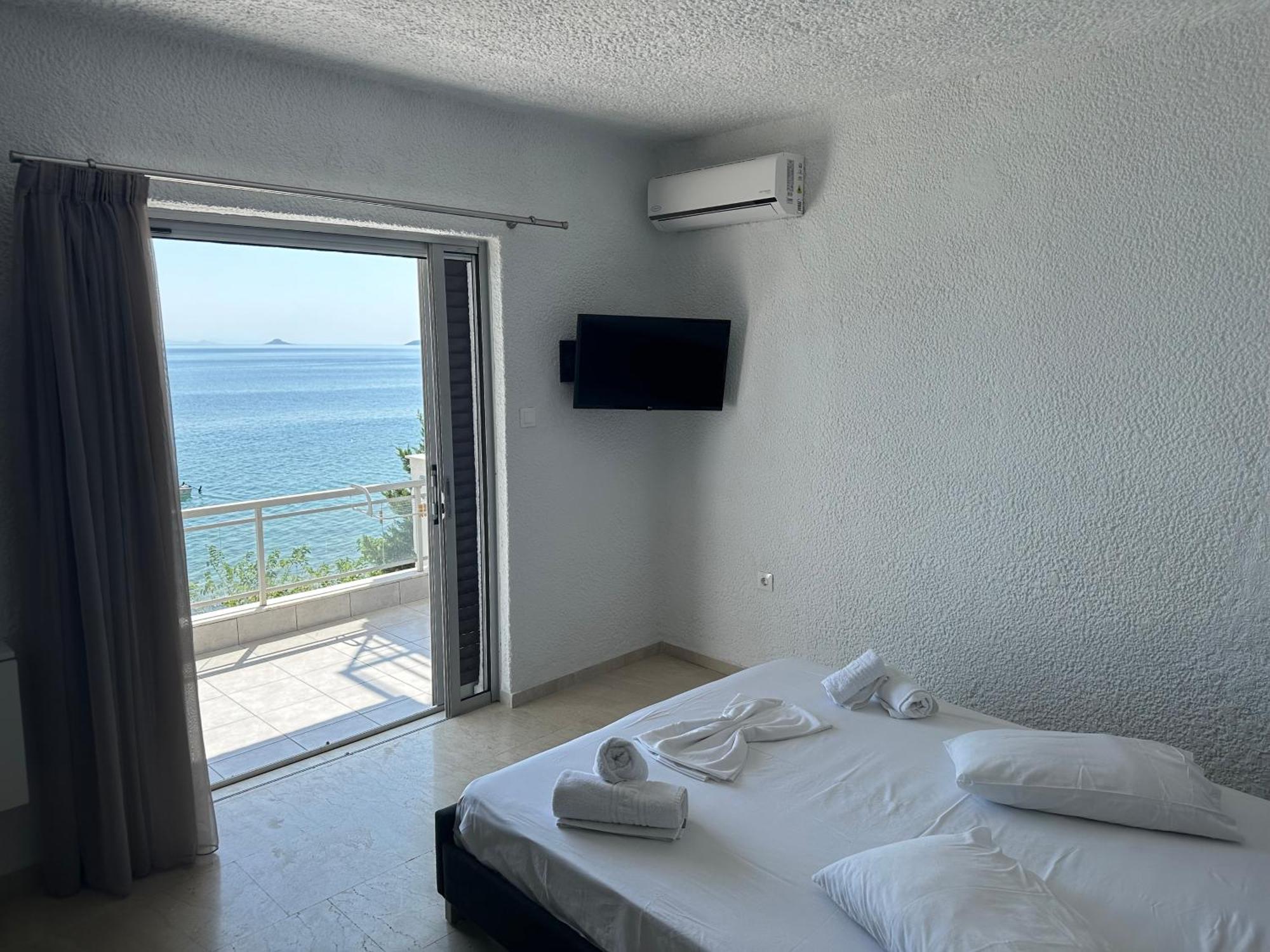 Aqua Apartments Lutrá Oréasz Elénisz Kültér fotó